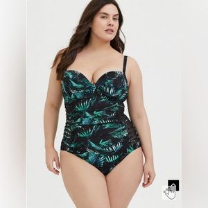 Torrid Slim Fix Underwire Lattice Side One Piece Swimsuit Size 3 D/DD